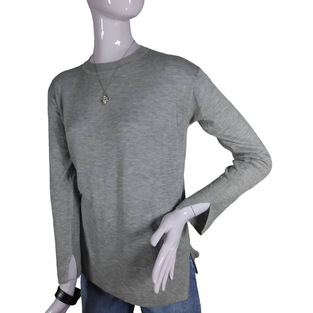 H&M fine knit light gray crewneck long sleeve top size XS
